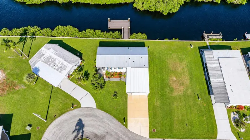 734 Blackburn Blvd, FL
