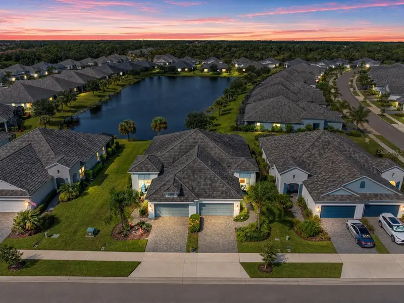 21609 Lake Placid Way, FL