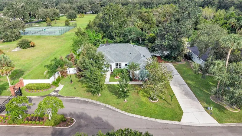 6626 Royal Forest Dr, FL