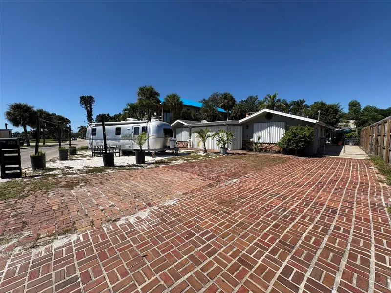 108 Sunrise Dr, FL
