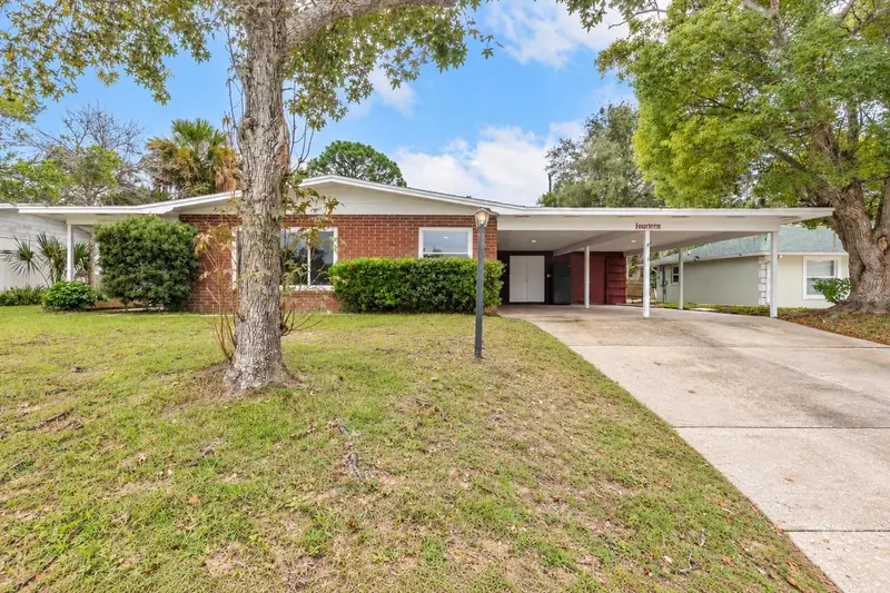 14 Lee Dr, FL