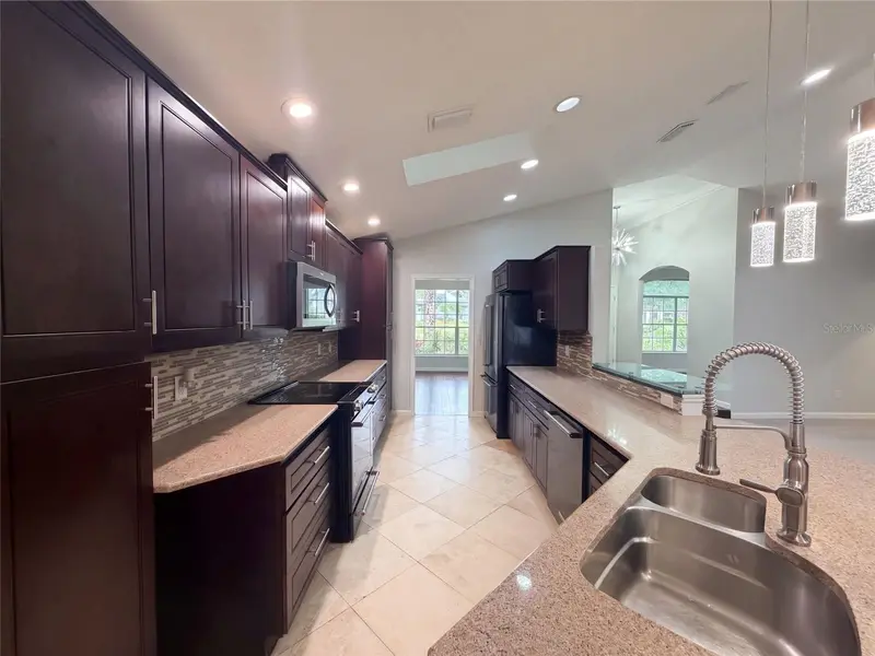 455 Longmeadow Ln, FL
