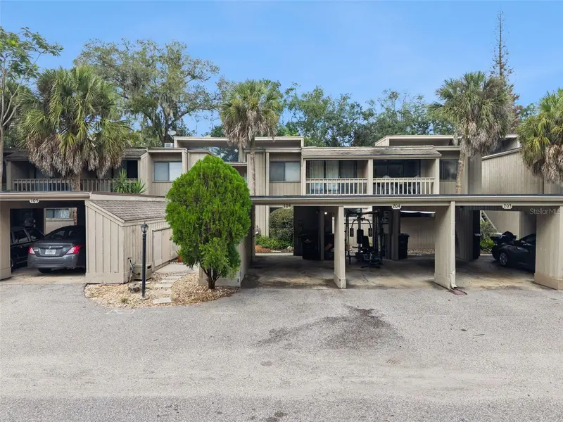 104 Crown Oaks Way #104, FL