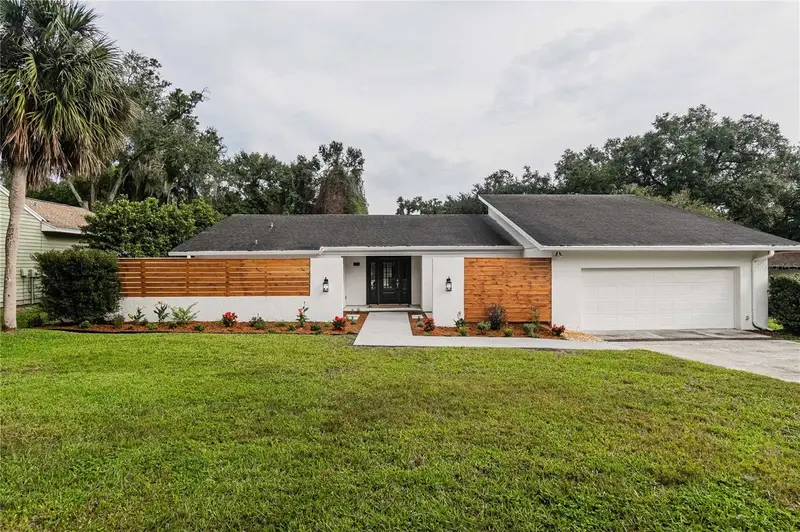 832 Brookwood Dr, FL