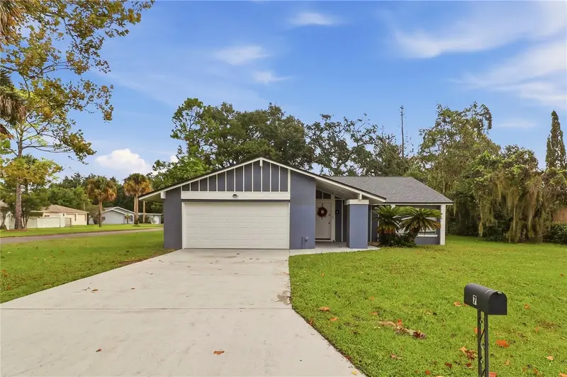 7 Carr Ln, FL