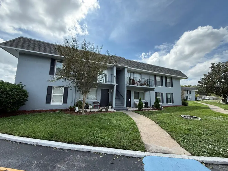 941 W Oak Ridge Rd #D, FL