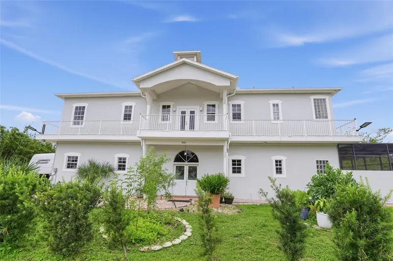585 Amber Ln, FL