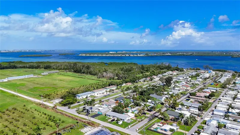 11704 40th Ave W, FL