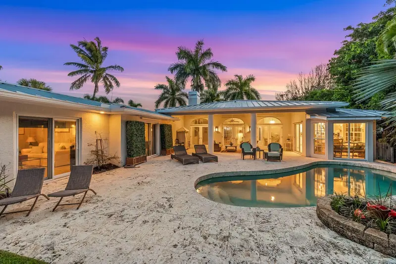 252 Waterways Ave, FL