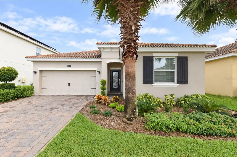 1047 Oak Bluff Dr, FL