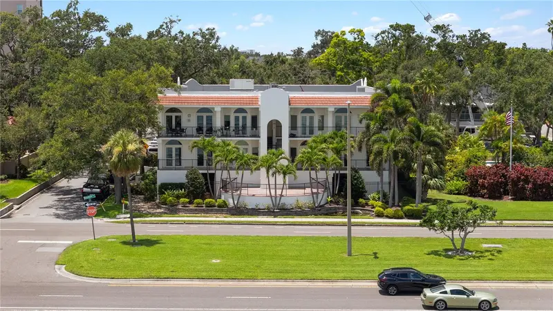 2419 Bayshore Blvd #3n, FL