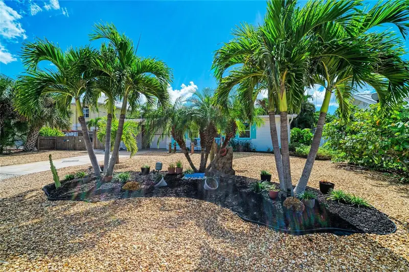 503 Bayview Dr, FL