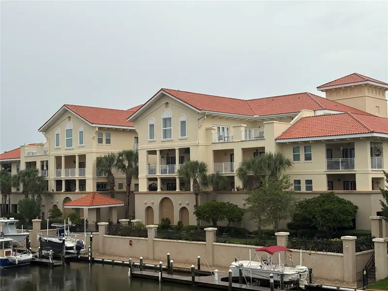 300 Bella Harbor Ct #101, FL