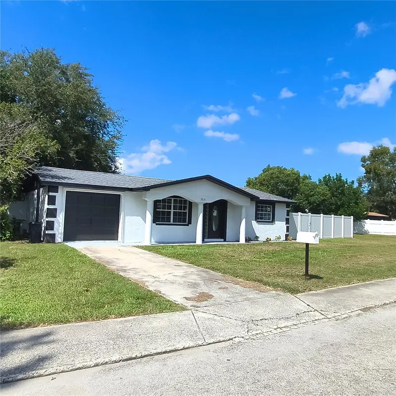 10131 Old Orchard Ln, FL