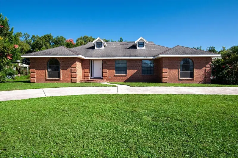 627 E Magnolia St, FL