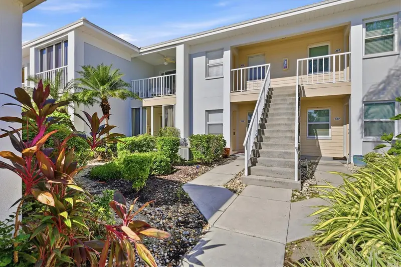 427 Cerromar Ln #356, FL