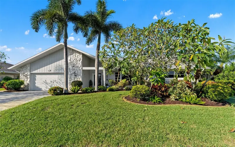 966 N Doral Ln, FL