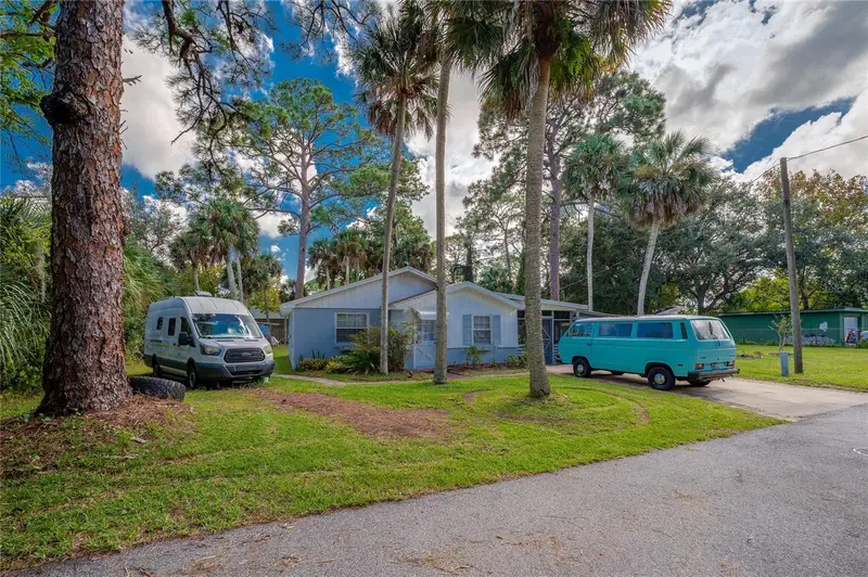 300 Alice St, FL