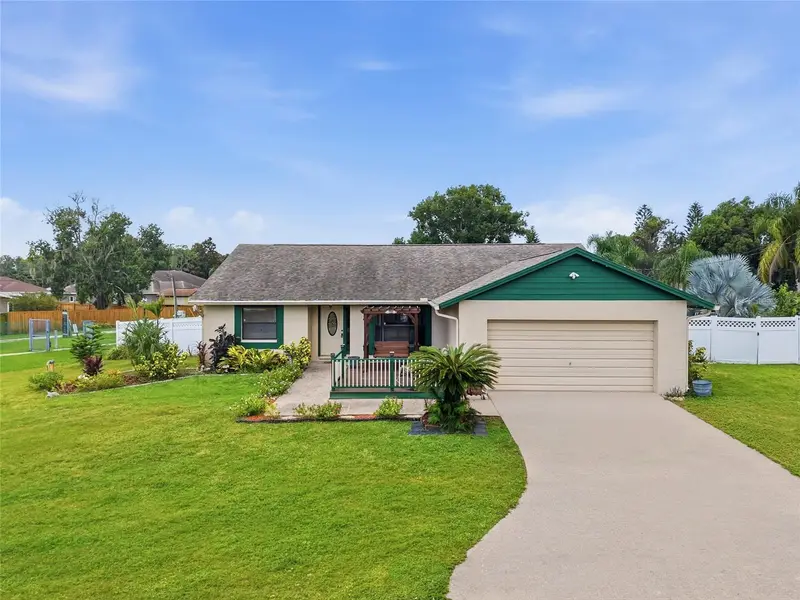 3179 Lake Saxon Dr, FL