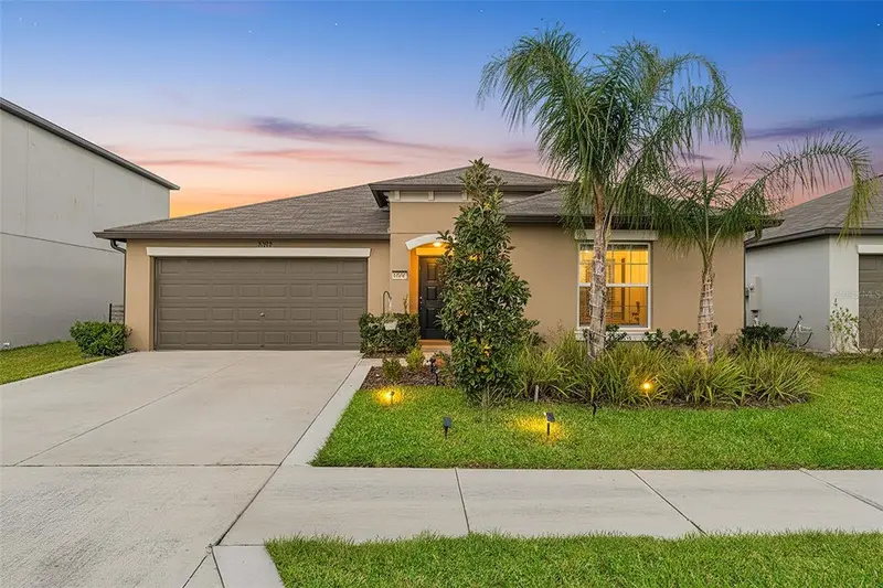 31713 Sun Kettle Loop, FL