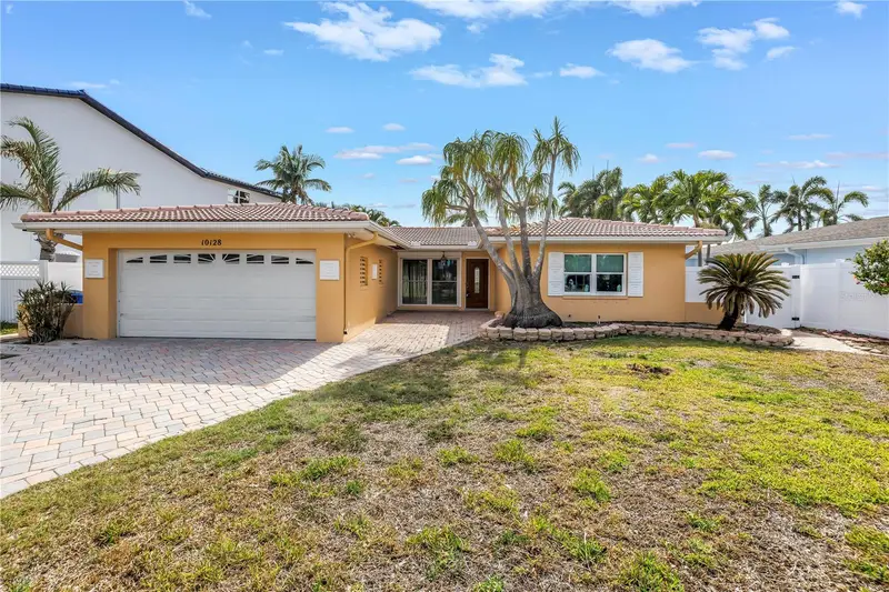 10128 Yacht Club Dr, FL