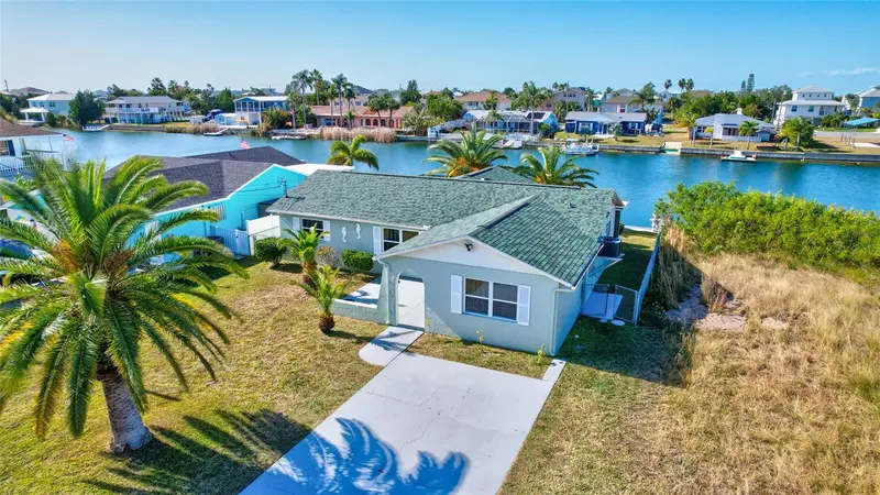 3405 Poinsettia Dr, FL