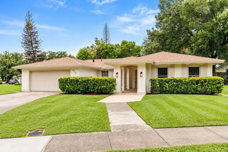 616 Lake Howell Rd, FL