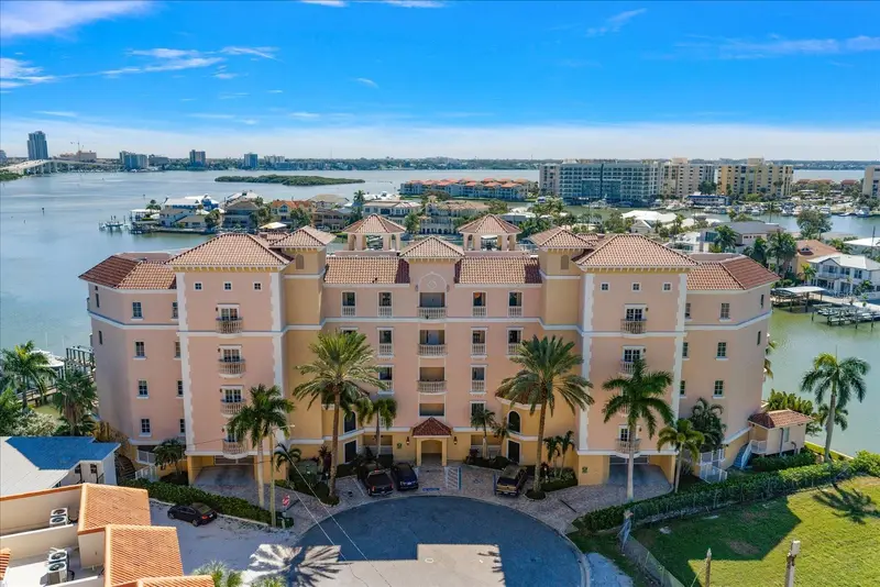 205 Brightwater Dr #401, FL