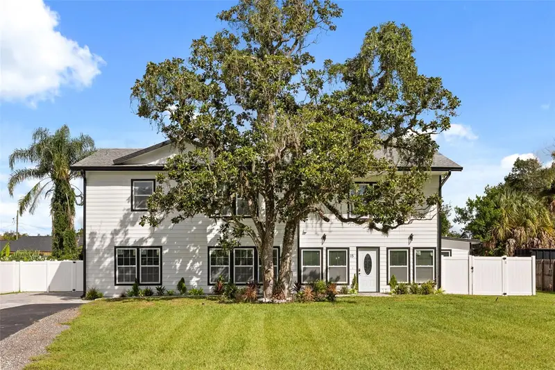 15 E Laurel St, FL