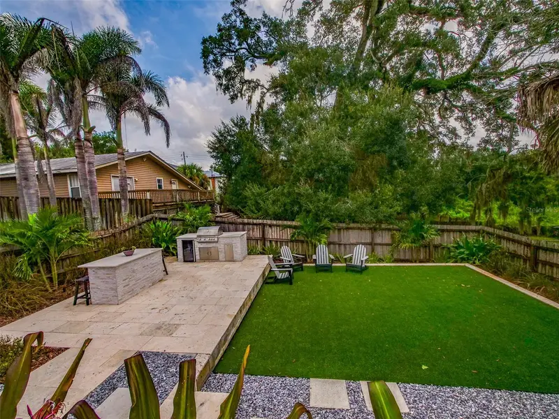 11 S Lawsona Blvd, FL
