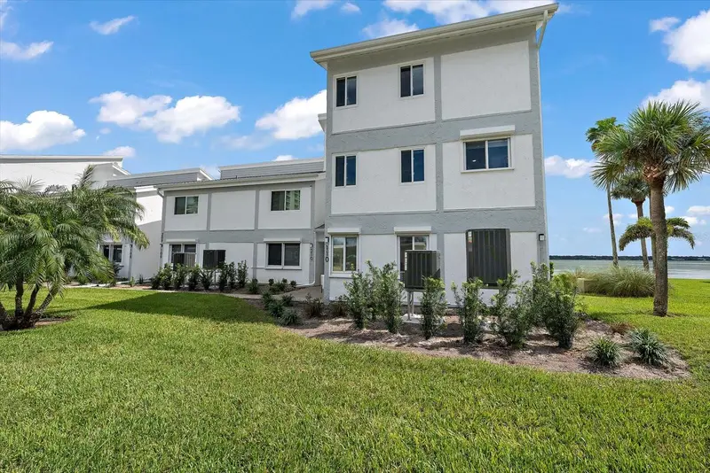 1401 Gulf Blvd #210, FL