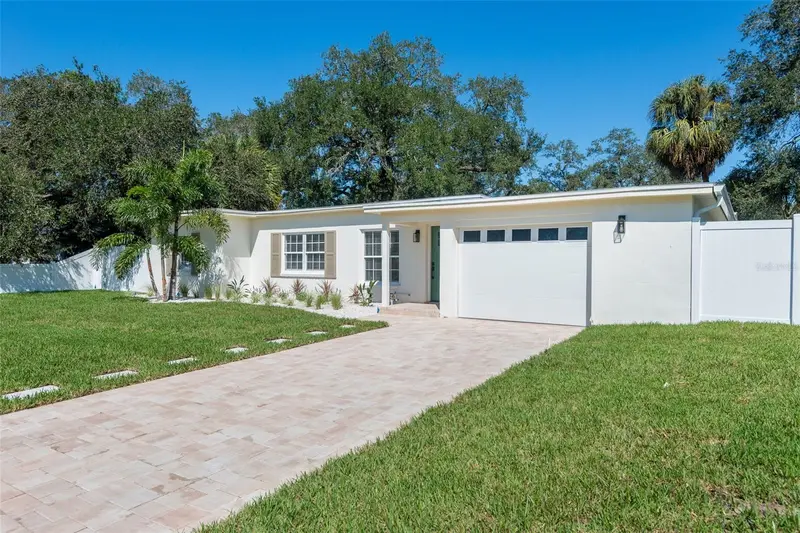 4711 W El Prado Blvd, FL