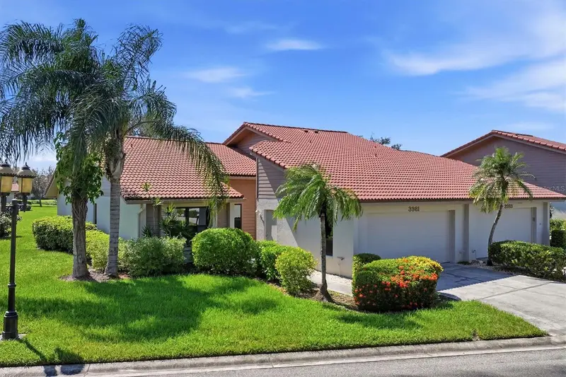 3981 Wilshire Cir E #195, FL