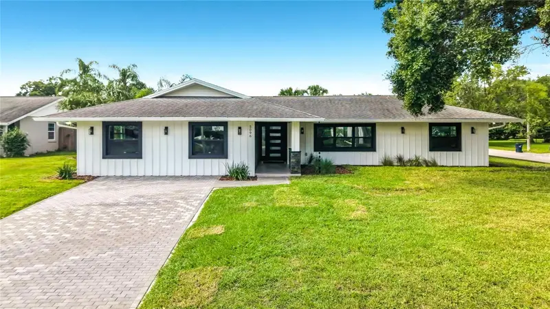 5096 The Oaks Cir, FL
