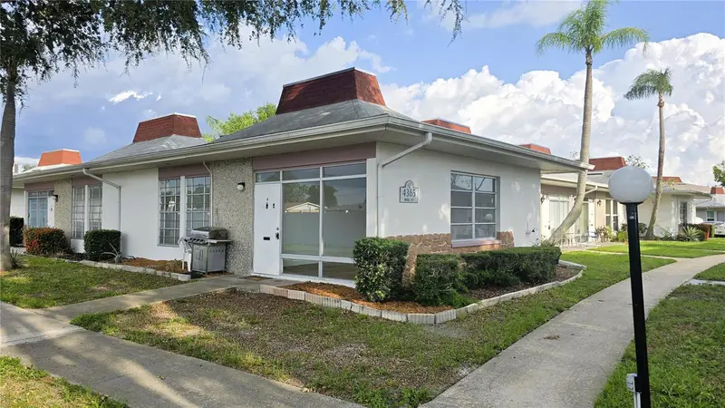 4365 Tahitian Gardens Cir #E, FL