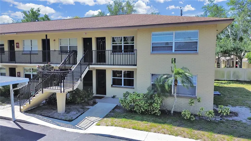 2501 Harn Blvd #H39, FL