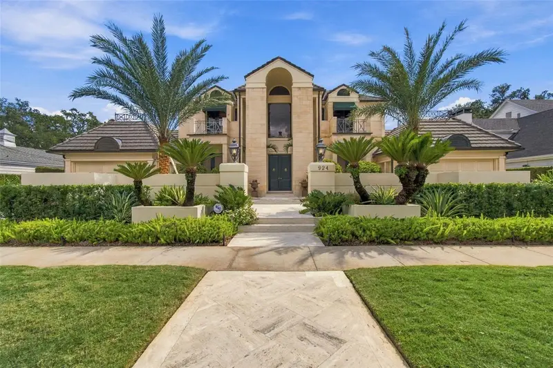 924 S Golf View St, FL