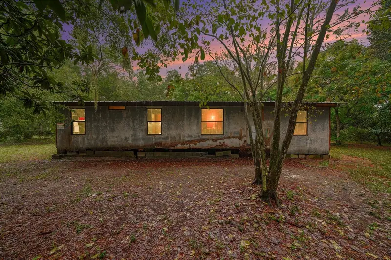 114 Shady Oak Dr, FL