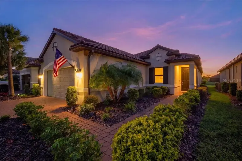 4725 Crestpoint Way, FL