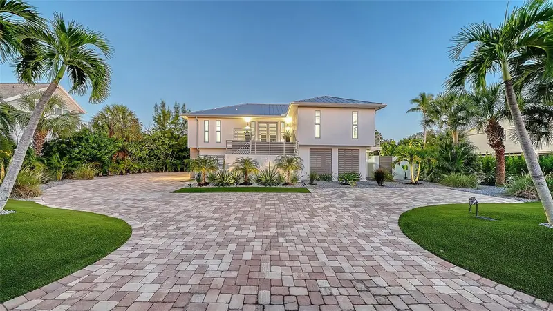660 Penfield St, FL