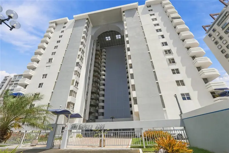 3205 Isla Verde Ave #707, PR