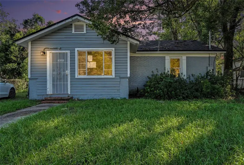 3022 Commonwealth Ave, FL