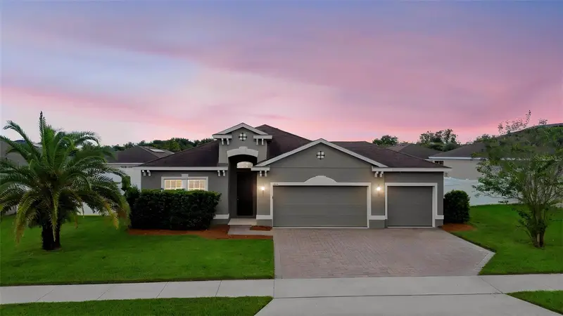 922 Glazebrook Loop, FL
