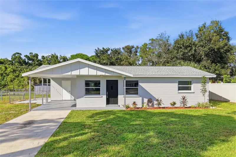 1015 60th Avenue Ter W, FL