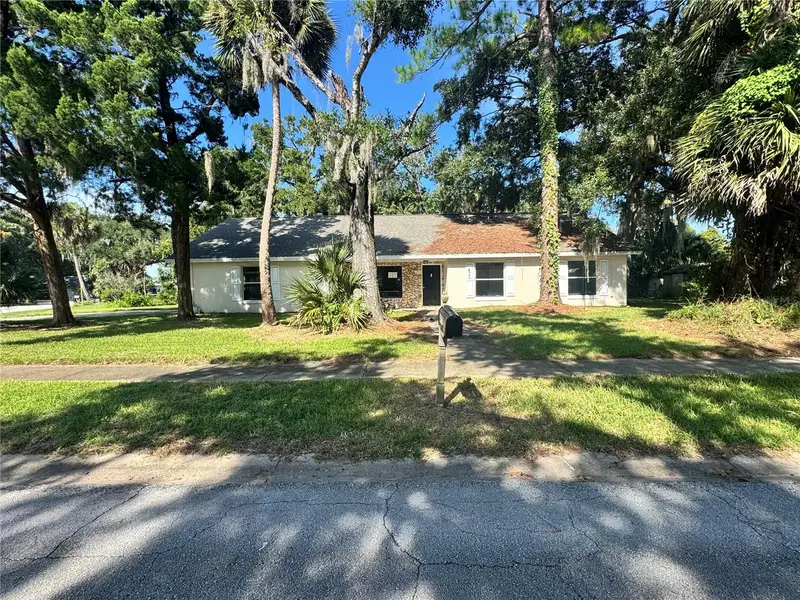 477 Woodstock Dr, FL