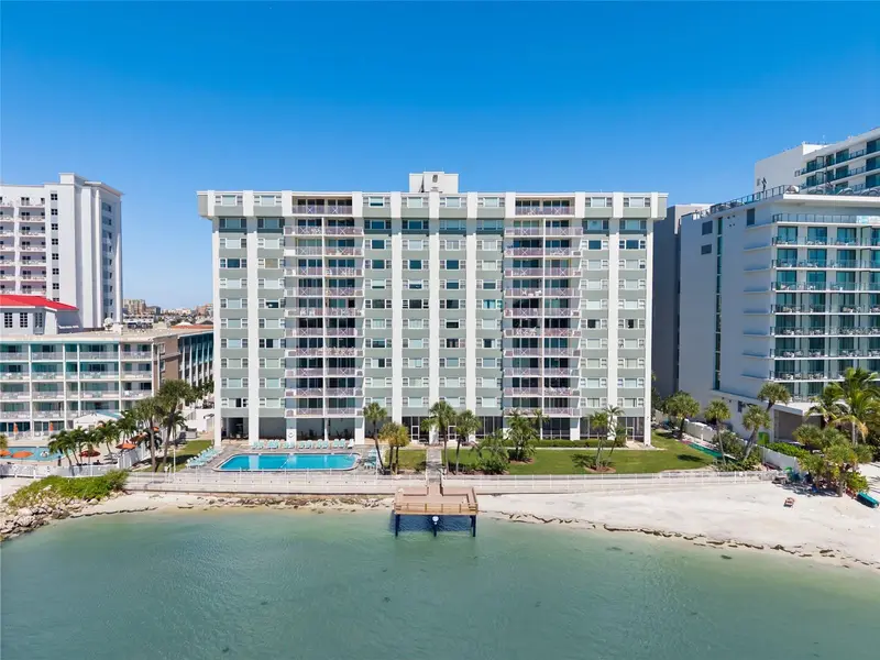 675 S Gulfview Blvd #Ph4, FL