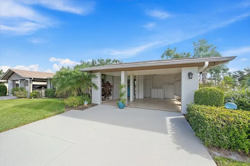 1349 Grand Blvd #1006, FL