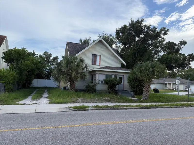 1625 9th Ave W, FL