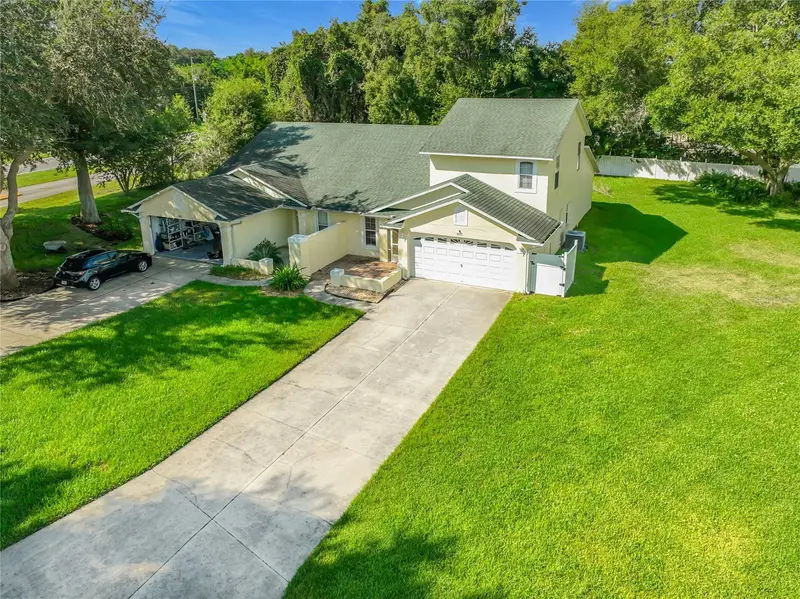 8805 Courtyard Ln, FL