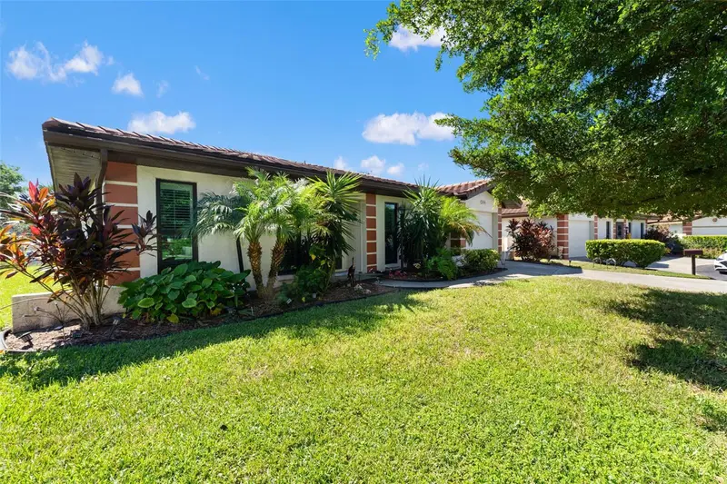 3004 Vivienda Dr, FL